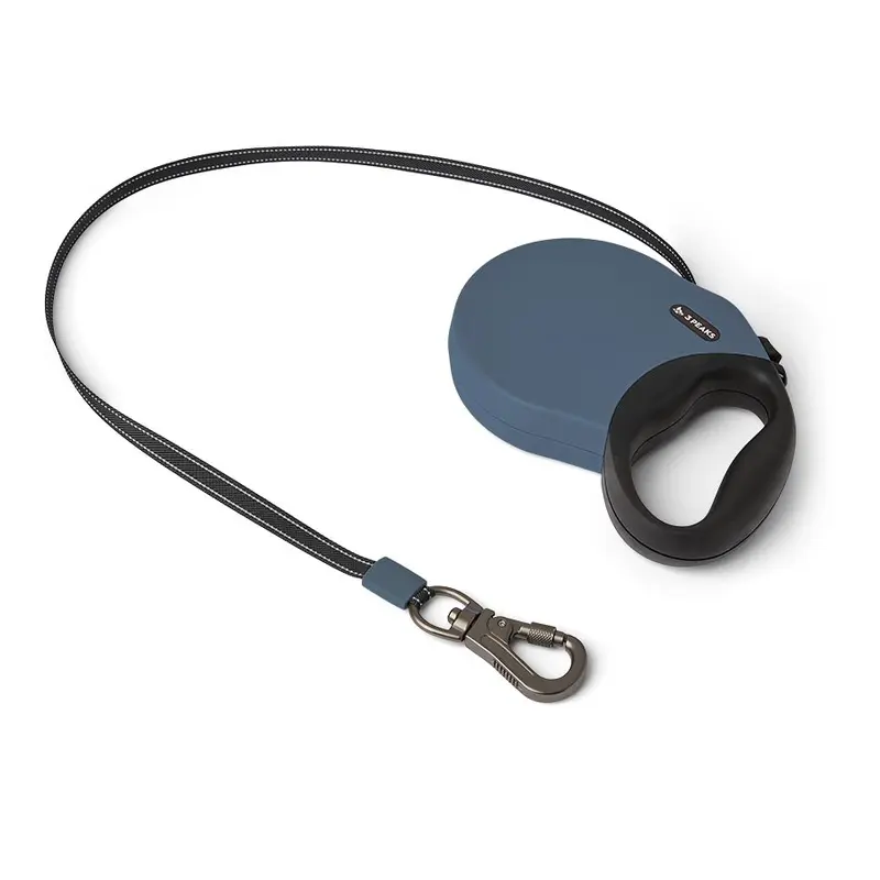 3 Peaks Retractable Dog Lead Blue