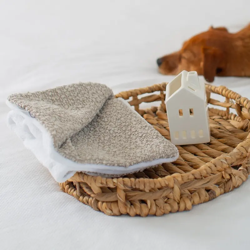 Puppy Scent Blanket in Boucl by Lords & Labradors