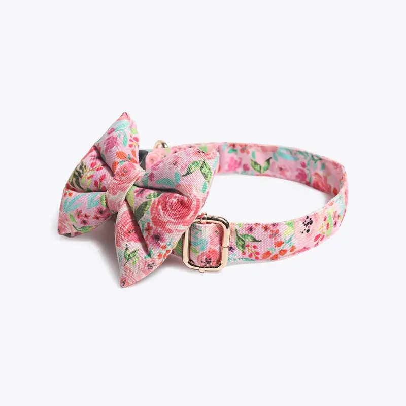 HUFT Fresh Blooms Dog Collar With Free Bow Tie