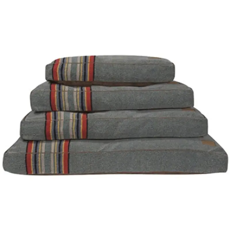 Yakima Camp Heather Green Pendleton Dog Bed
