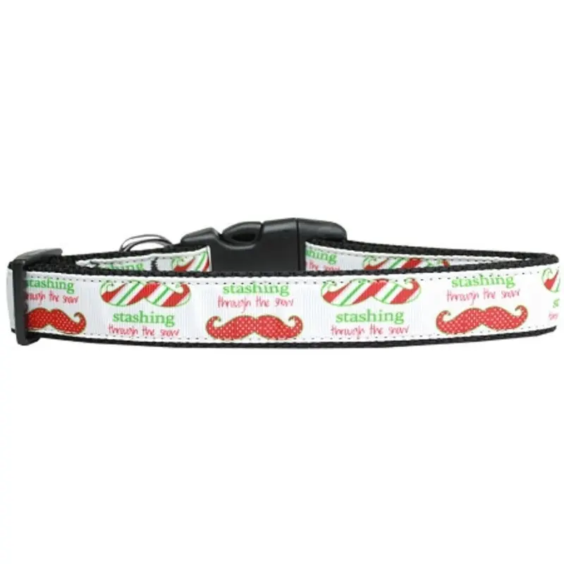 Stashing Through The Snow Nylon Cat Collar