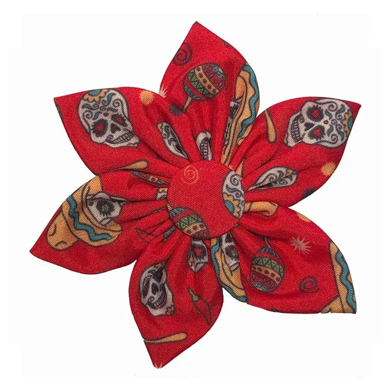 Huxley & Kent Pinwheel Dog Collar Attachment - Red Skulls Large - 3.5"